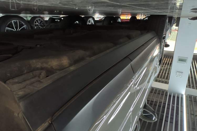 Used Porsche Cayenne E-Hybrid 2020 Cayenne E-Hybrid 2.0T Left Side Sill