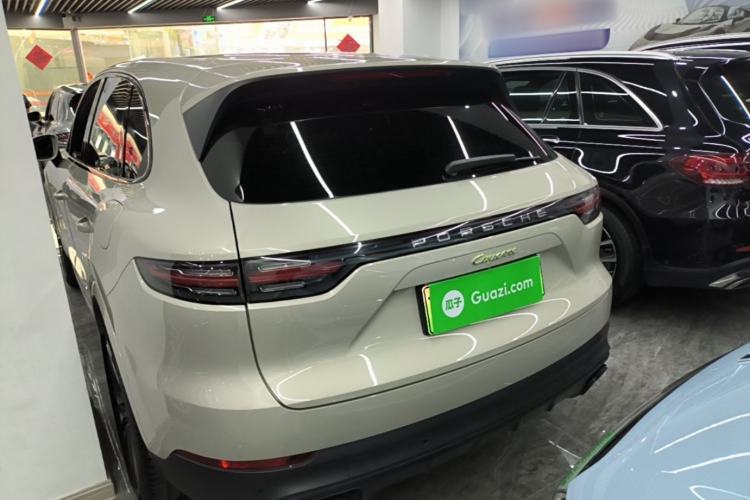Used Porsche Cayenne E-Hybrid 2020 Cayenne E-Hybrid 2.0T Rear Left 45 Deg
