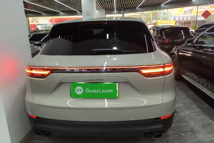 Used Porsche Cayenne E-Hybrid 2020 Cayenne E-Hybrid 2.0T Rear