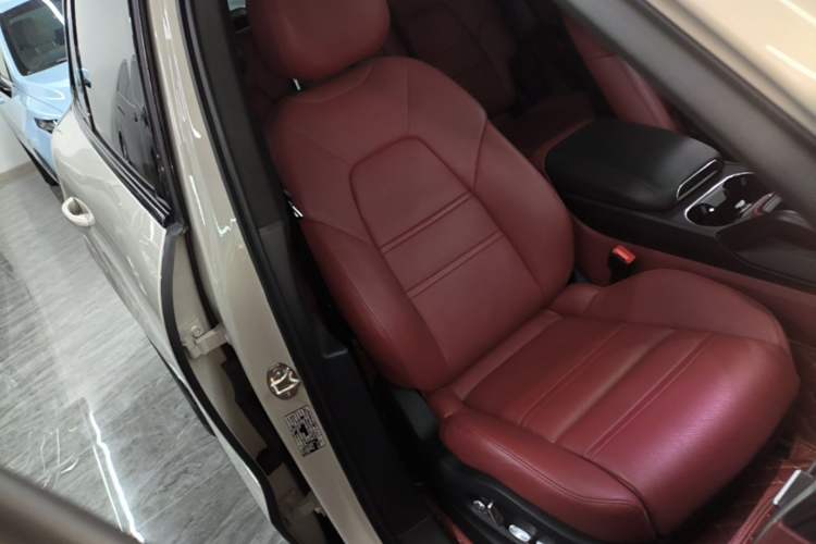 Used Porsche Cayenne E-Hybrid 2020 Cayenne E-Hybrid 2.0T Right Front Seat