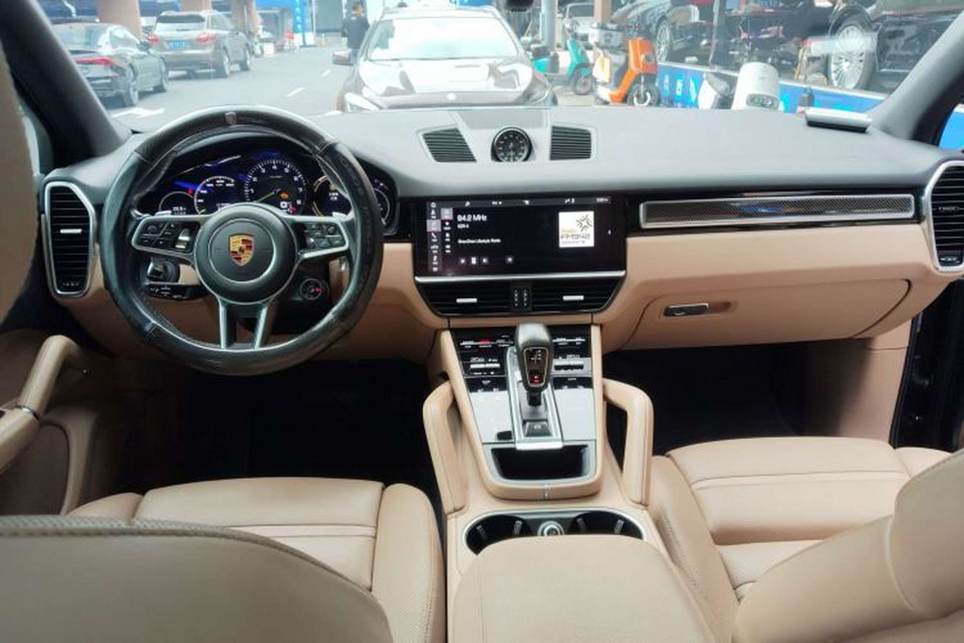 Used Porsche Cayenne E-Hybrid 2020 Cayenne E-Hybrid 2.0T Center Console
