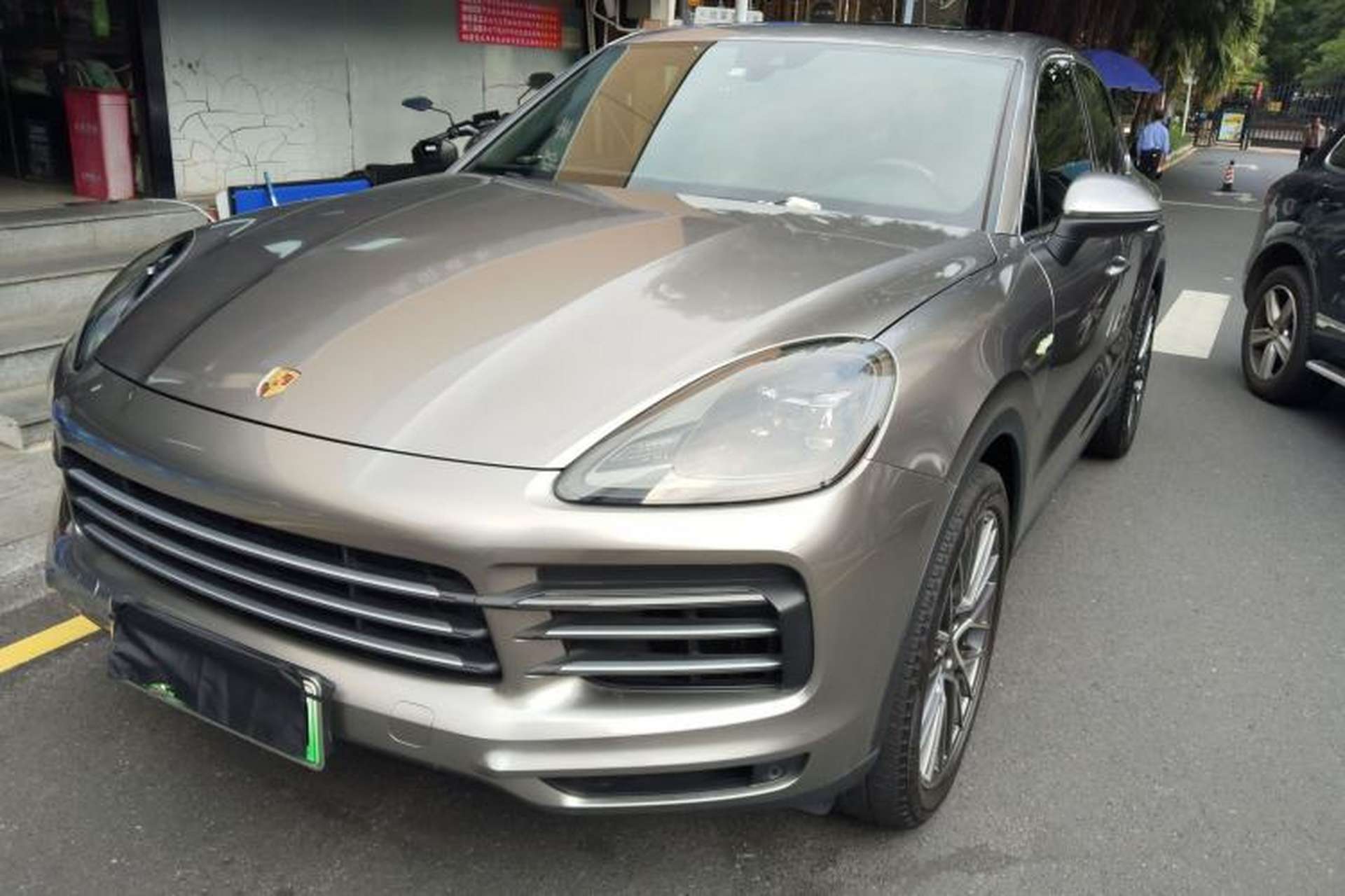 Used Porsche Cayenne E-Hybrid 2020 Cayenne E-Hybrid 2.0T Front Left 45 Deg