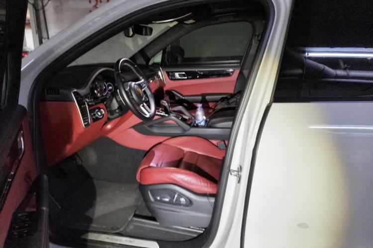 Used Porsche Cayenne E-Hybrid 2020 Cayenne E-Hybrid 2.0T Left Front Seat