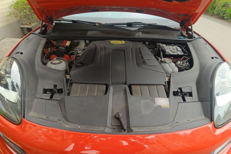 Used Porsche Cayenne E-Hybrid 2020 Cayenne E-Hybrid Coupé 2.0T Engine Bay
