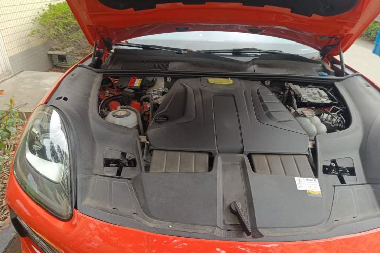 Used Porsche Cayenne E-Hybrid 2020 Cayenne E-Hybrid Coupé 2.0T Engine Bay Right