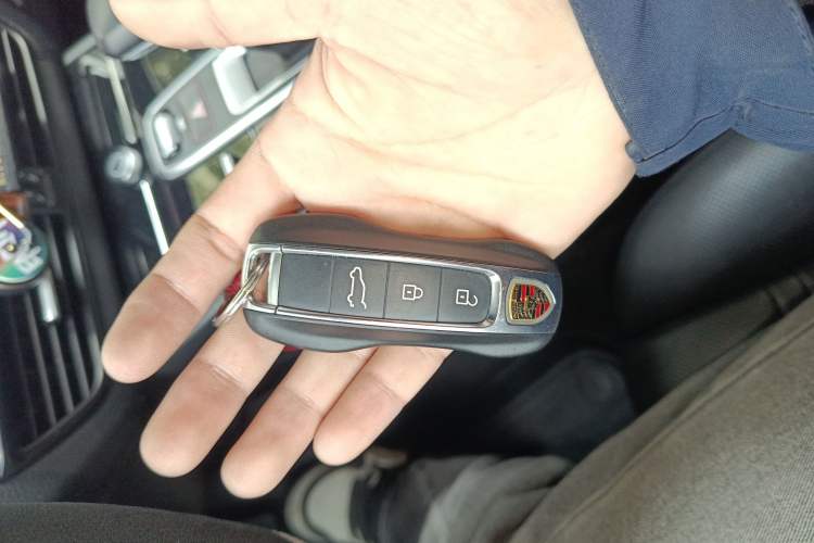 Used Porsche Cayenne E-Hybrid 2020 Cayenne E-Hybrid Coupé 2.0T Vehicle Key