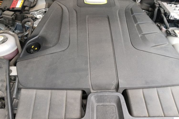 Used Porsche Cayenne E-Hybrid 2020 Cayenne E-Hybrid 2.0T Engine Bay