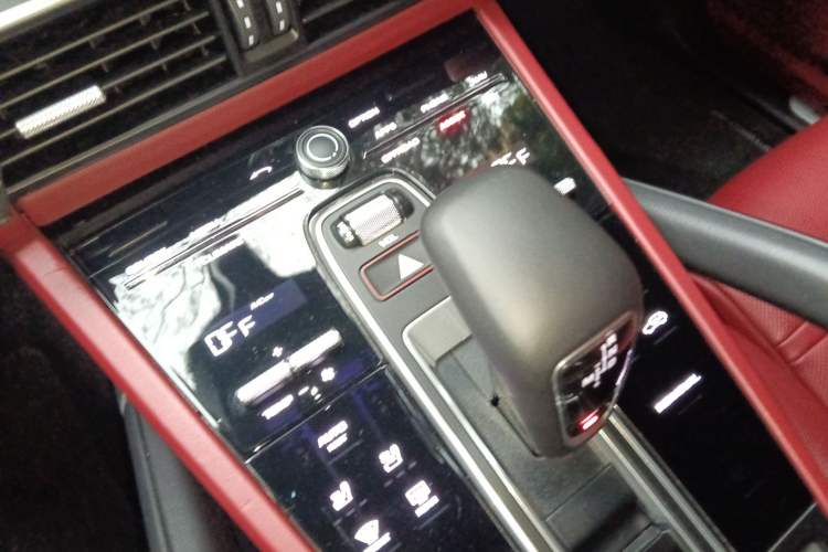 Used Porsche Cayenne E-Hybrid 2020 Cayenne E-Hybrid 2.0T Gear Lever