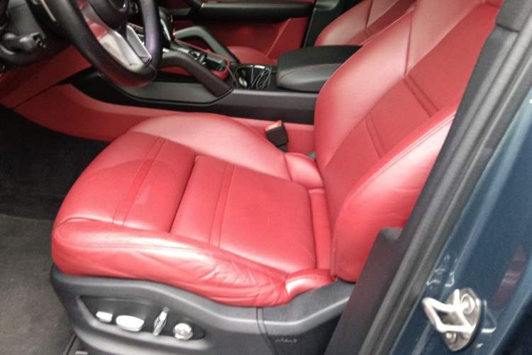 Used Porsche Cayenne E-Hybrid 2020 Cayenne E-Hybrid 2.0T Left Front Seat