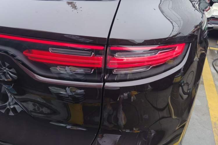 Used Porsche Cayenne E-Hybrid 2020 Cayenne E-Hybrid 2.0T Exterior 3