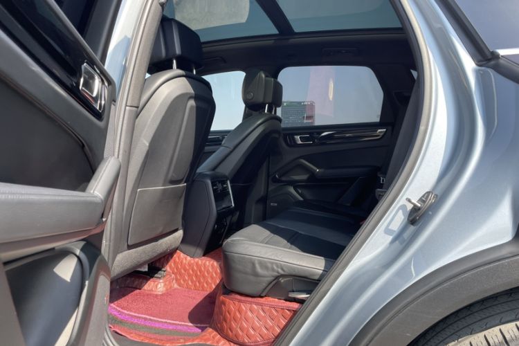 Used Porsche Cayenne E-Hybrid 2020 Cayenne E-Hybrid 2.0T Interior 1