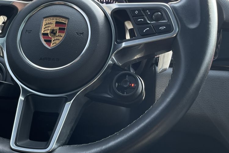 Used Porsche Cayenne E-Hybrid 2020 Cayenne E-Hybrid 2.0T Interior 14