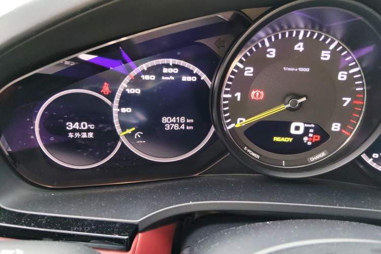 Used Porsche Cayenne E-Hybrid 2020 Cayenne E-Hybrid 2.0T Odometer Close Up