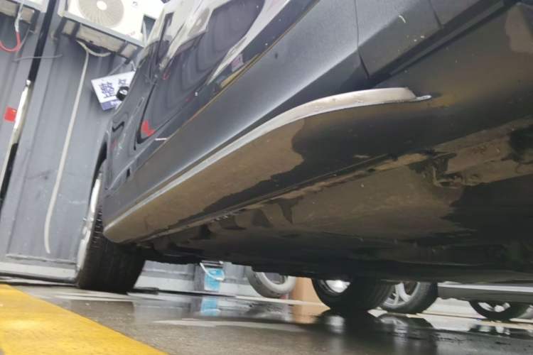Used Porsche Cayenne E-Hybrid 2020 Cayenne E-Hybrid 2.0T Right Side Sill
