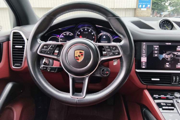 Used Porsche Cayenne E-Hybrid 2020 Cayenne E-Hybrid 2.0T Steering Wheel