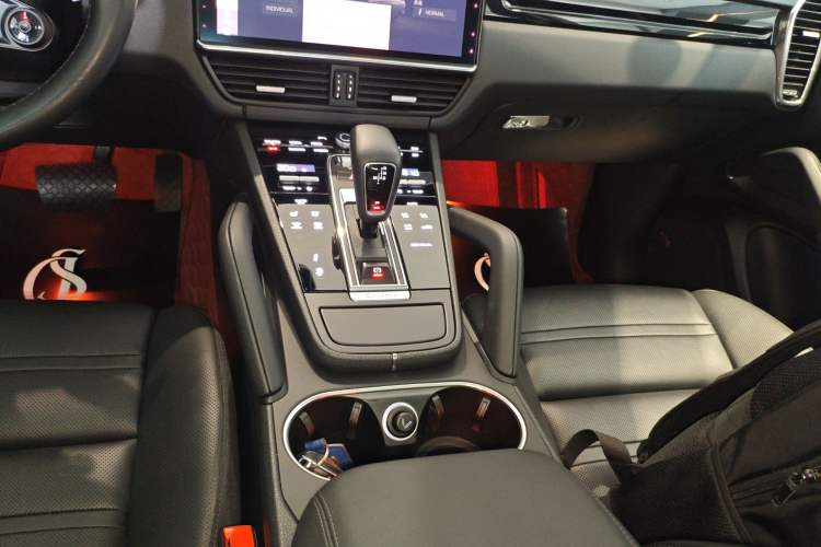 Used Porsche Cayenne E-Hybrid 2020 Cayenne E-Hybrid 2.0T Gear Lever