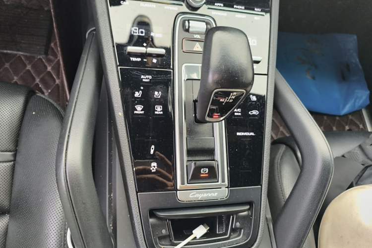 Used Porsche Cayenne E-Hybrid 2020 Cayenne E-Hybrid 2.0T Gear Lever