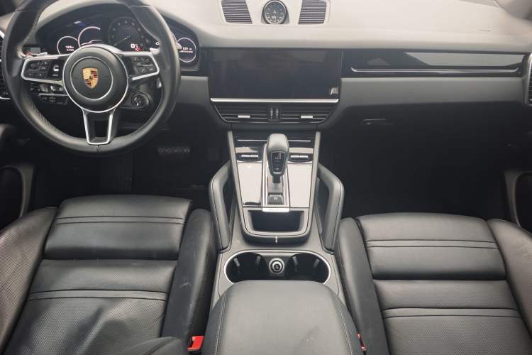 Used Porsche Cayenne E-Hybrid 2020 Cayenne E-Hybrid 2.0T Interior 1
