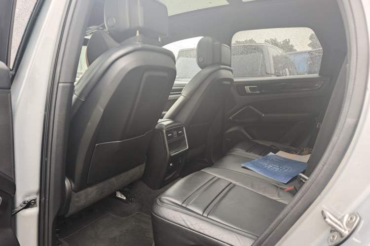 Used Porsche Cayenne E-Hybrid 2020 Cayenne E-Hybrid 2.0T Interior 4
