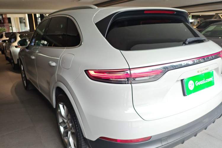 Used Porsche Cayenne E-Hybrid 2020 Cayenne E-Hybrid 2.0T Rear Left 45 Deg