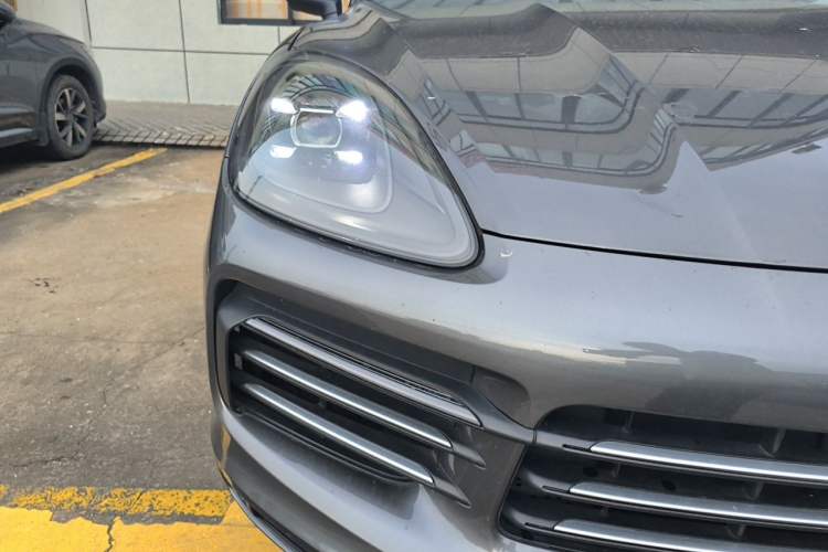 Used Porsche Cayenne E-Hybrid 2020 Cayenne E-Hybrid 2.0T Right Front Headlight