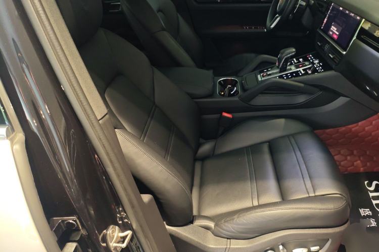 Used Porsche Cayenne E-Hybrid 2020 Cayenne E-Hybrid 2.0T Right Front Seat