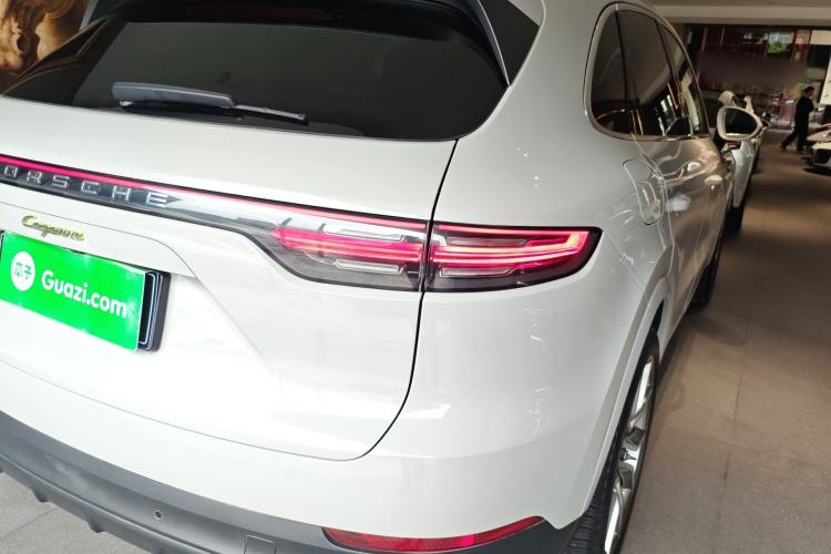 Used Porsche Cayenne E-Hybrid 2020 Cayenne E-Hybrid 2.0T Right Rear Taillight