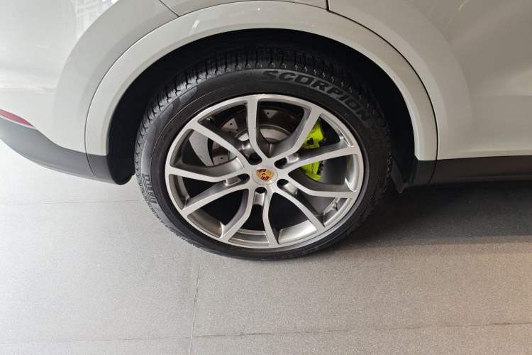 Used Porsche Cayenne E-Hybrid 2020 Cayenne E-Hybrid 2.0T Right Rear Wheel Hub