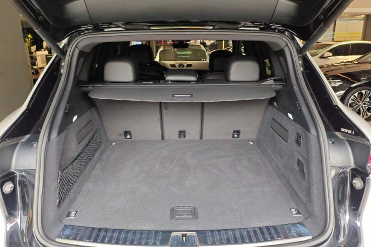 Used Porsche Cayenne E-Hybrid 2020 Cayenne E-Hybrid 2.0T Trunk