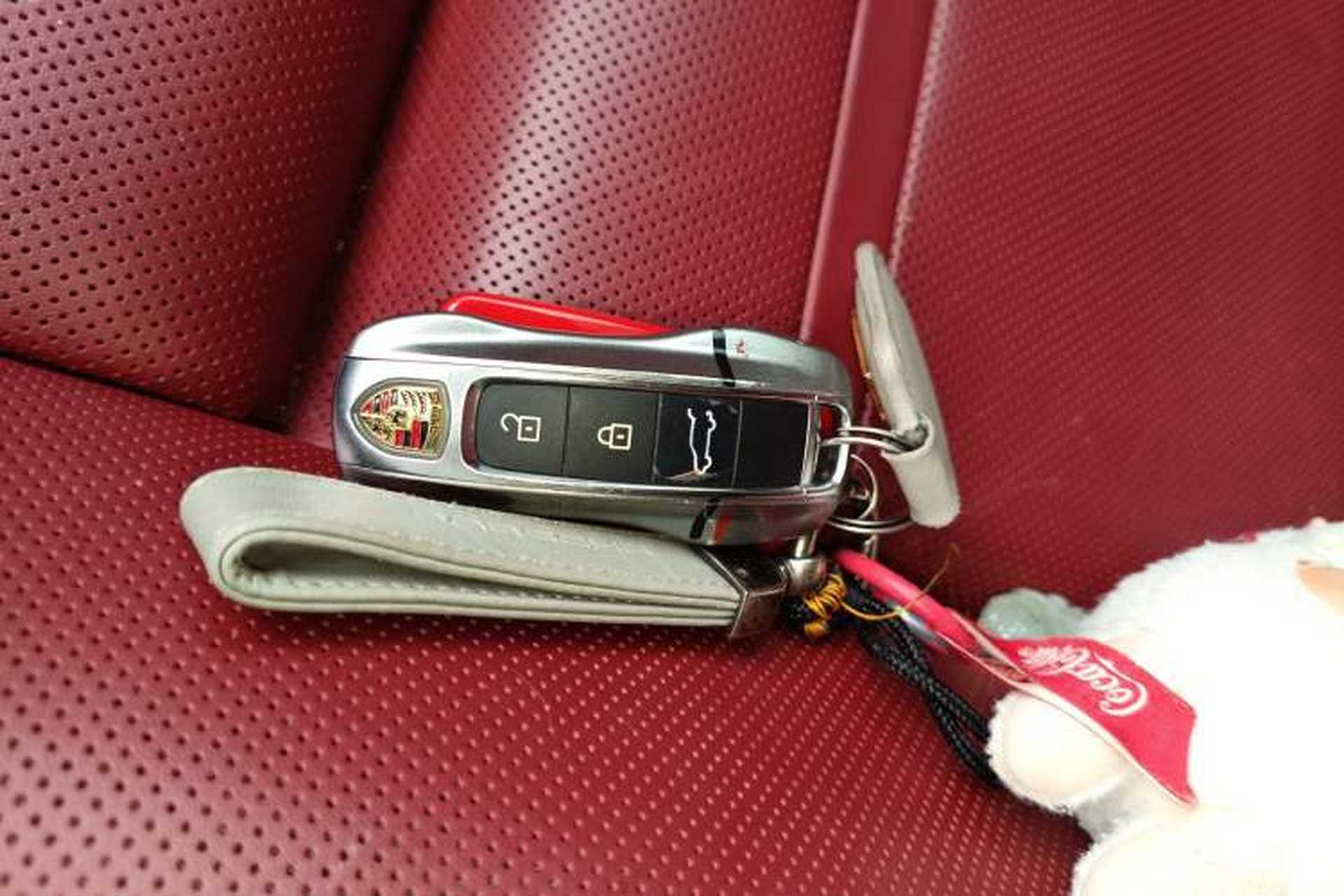 Used Porsche Cayenne E-Hybrid 2020 Cayenne E-Hybrid 2.0T Vehicle Key