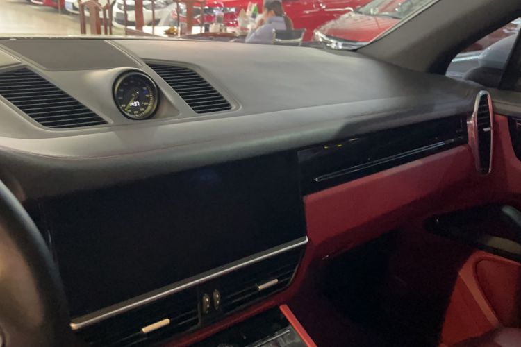 Used Porsche Cayenne E-Hybrid 2020 Cayenne E-Hybrid 2.0T Audio And AC Panel