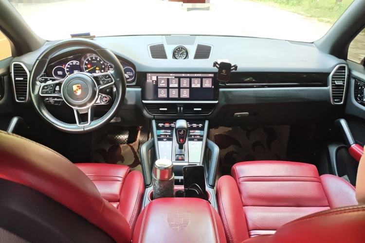 Used Porsche Cayenne E-Hybrid 2020 Cayenne E-Hybrid 2.0T Center Console