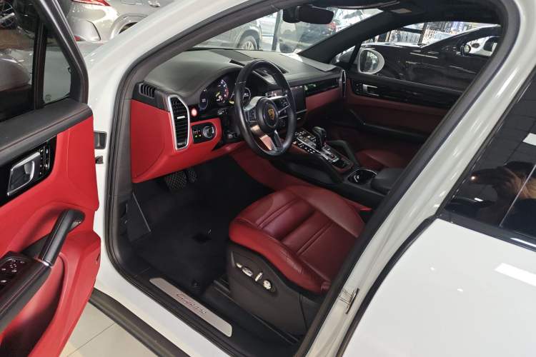 Used Porsche Cayenne E-Hybrid 2020 Cayenne E-Hybrid 2.0T Driver Seat