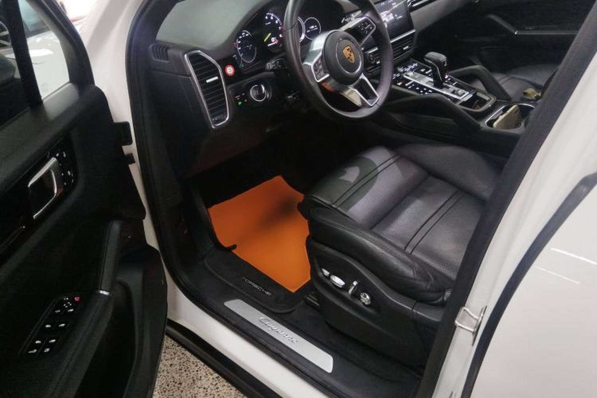 Used Porsche Cayenne E-Hybrid 2020 Cayenne E-Hybrid 2.0T Driver Seat