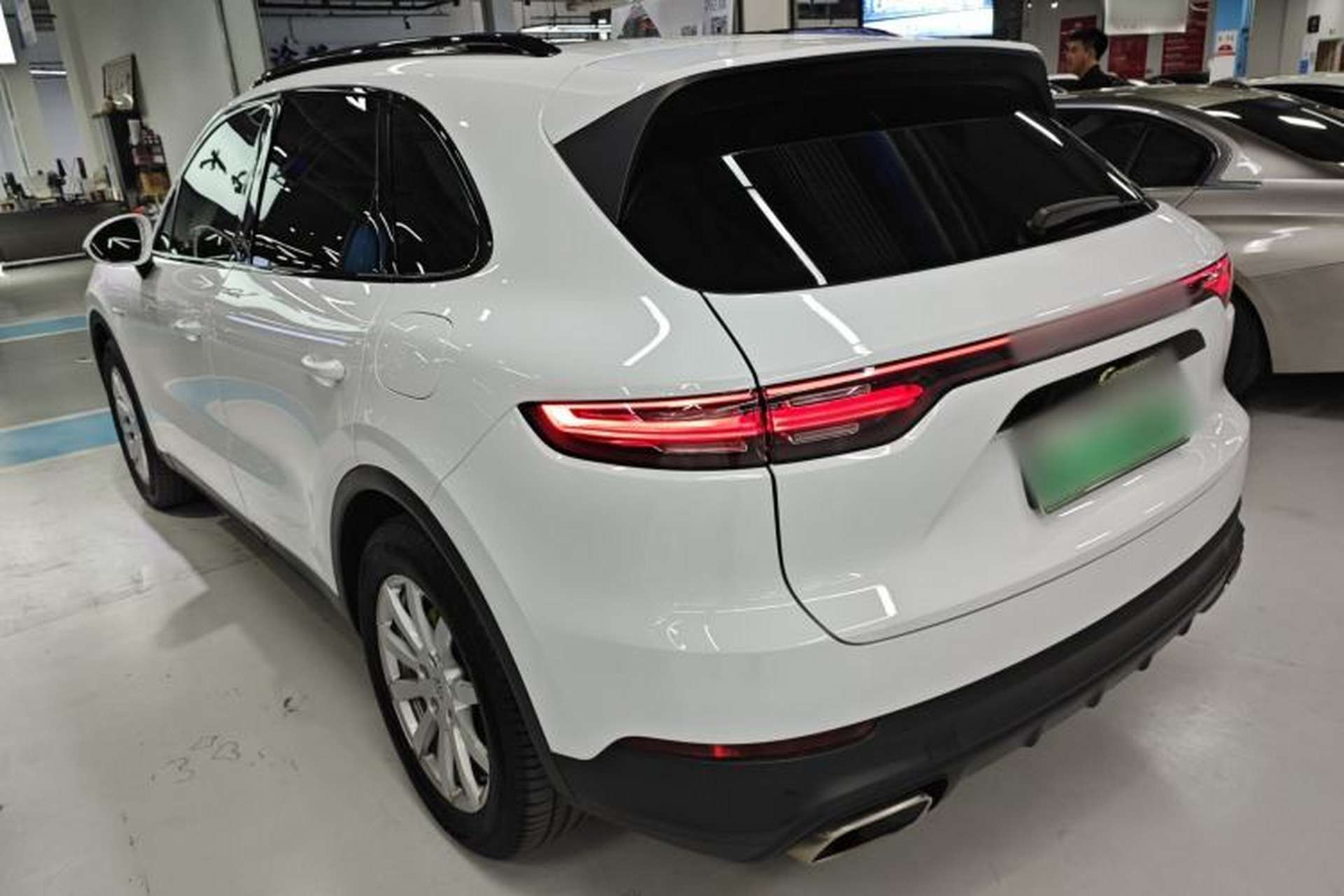 Used Porsche Cayenne E-Hybrid 2020 Cayenne E-Hybrid 2.0T Exterior 2