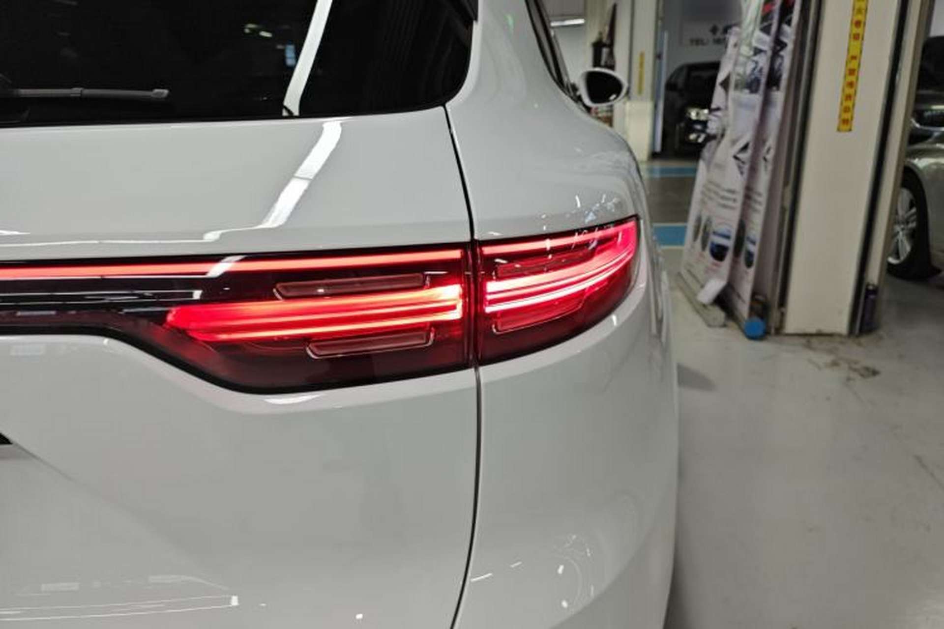 Used Porsche Cayenne E-Hybrid 2020 Cayenne E-Hybrid 2.0T Exterior 3