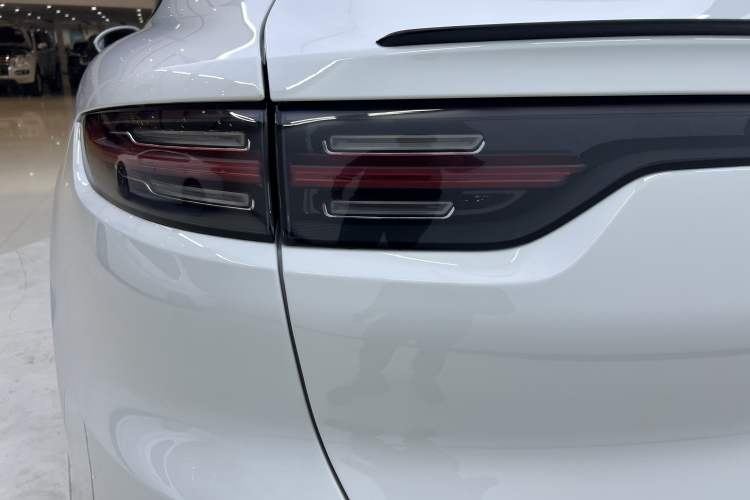 Used Porsche Cayenne E-Hybrid 2020 Cayenne E-Hybrid Coupé 2.0T Exterior 6