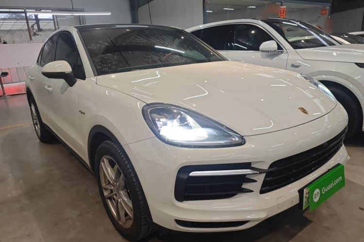 Used Porsche Cayenne E-Hybrid 2020 Cayenne E-Hybrid Coupé 2.0T Front Right 45 Deg
