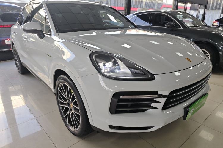 Used Porsche Cayenne E-Hybrid 2020 Cayenne E-Hybrid 2.0T Front Right 45 Deg