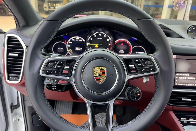 Used Porsche Cayenne E-Hybrid 2020 Cayenne E-Hybrid Coupé 2.0T Interior 2