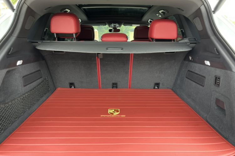 Used Porsche Cayenne E-Hybrid 2020 Cayenne E-Hybrid 2.0T Interior 3