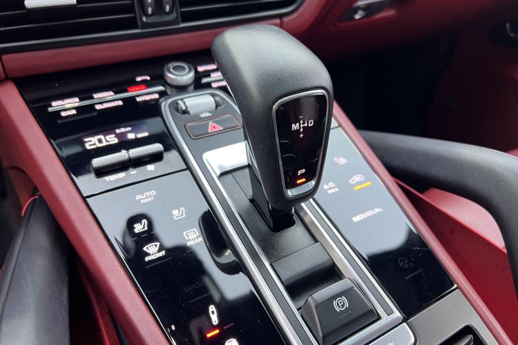 Used Porsche Cayenne E-Hybrid 2020 Cayenne E-Hybrid Coupé 2.0T Interior 4