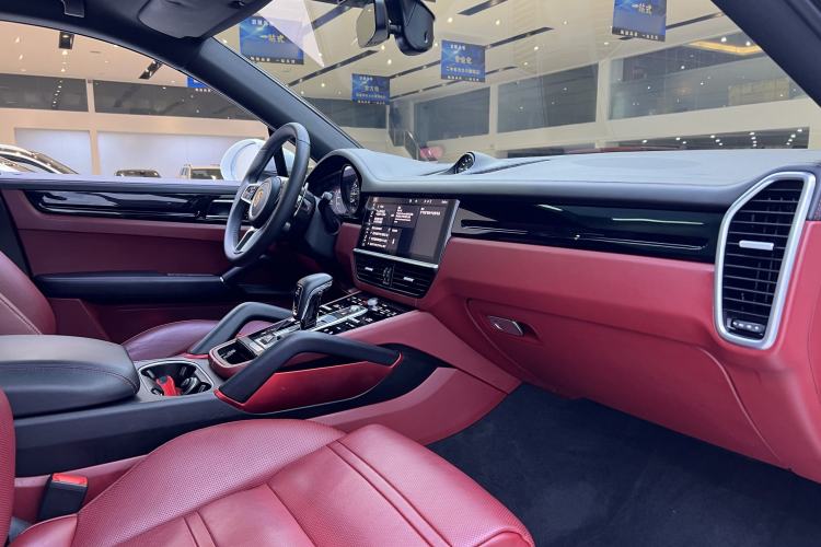 Used Porsche Cayenne E-Hybrid 2020 Cayenne E-Hybrid Coupé 2.0T Interior 9