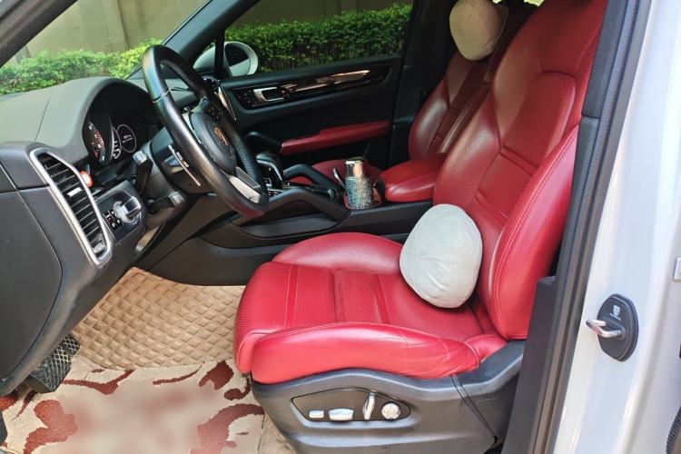 Used Porsche Cayenne E-Hybrid 2020 Cayenne E-Hybrid 2.0T Left Front Seat