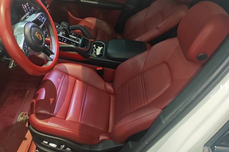 Used Porsche Cayenne E-Hybrid 2020 Cayenne E-Hybrid Coupé 2.0T Left Front Seat