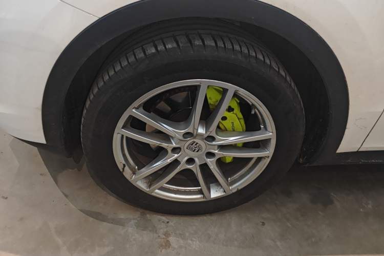 Used Porsche Cayenne E-Hybrid 2020 Cayenne E-Hybrid Coupé 2.0T Left Front Wheel Hub