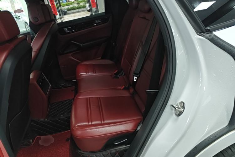 Used Porsche Cayenne E-Hybrid 2020 Cayenne E-Hybrid 2.0T Left Rear Seat