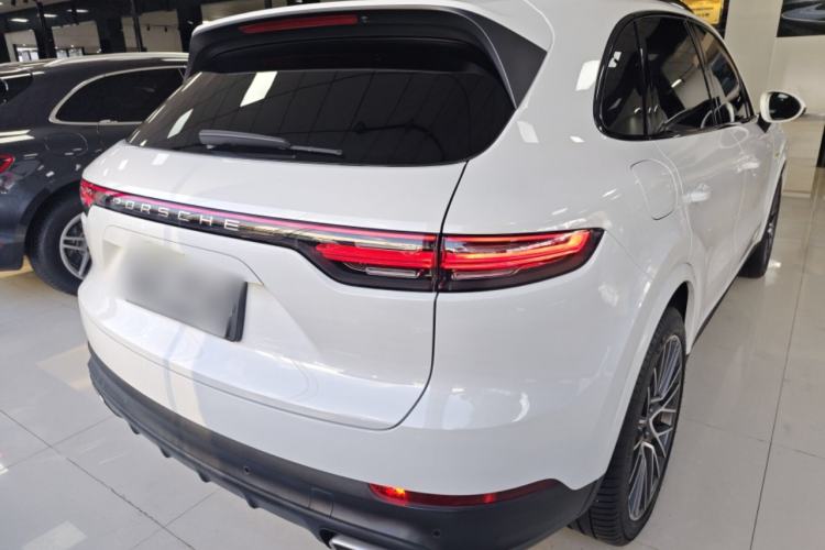 Used Porsche Cayenne E-Hybrid 2020 Cayenne E-Hybrid 2.0T Rear