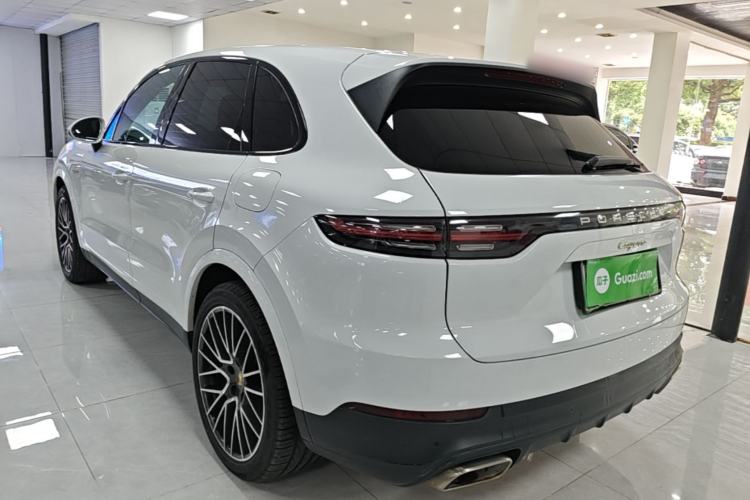 Used Porsche Cayenne E-Hybrid 2020 Cayenne E-Hybrid 2.0T Rear Left 45 Deg