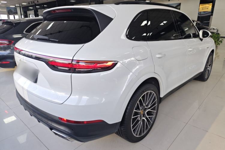 Used Porsche Cayenne E-Hybrid 2020 Cayenne E-Hybrid 2.0T Rear Right 45 Deg